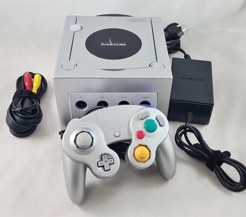 Nintendo gamecube console - nintendo,